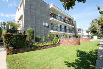 Building Photo - La Camdenada Apartments