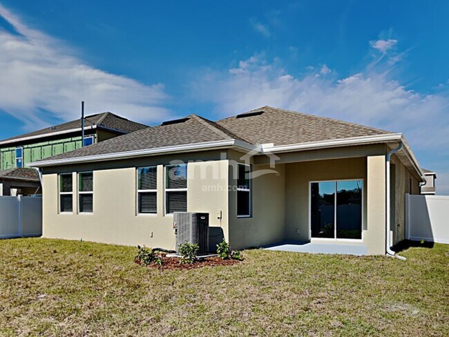 Building Photo - 1159 Sky Lks Dr