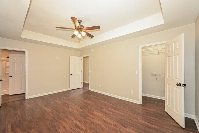 Building Photo - 4340 Cambridge Dr