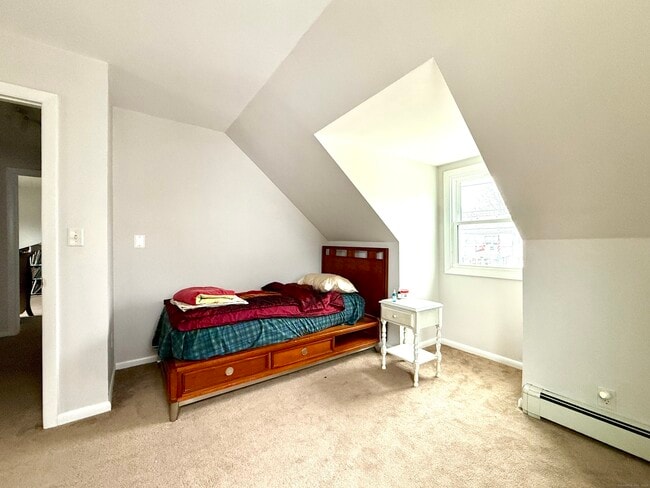 Building Photo - 219 Roseville Terrace