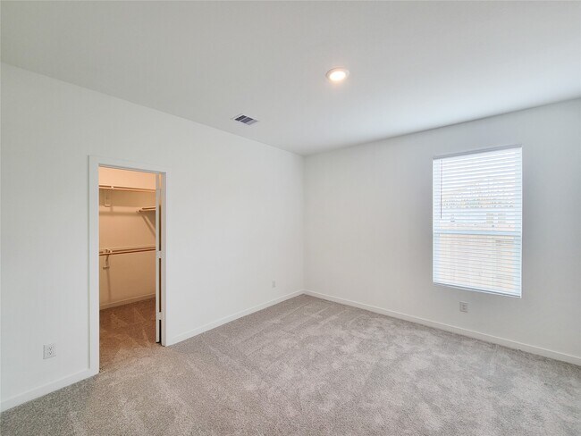 Building Photo - 17850 Aile Pierre Pass