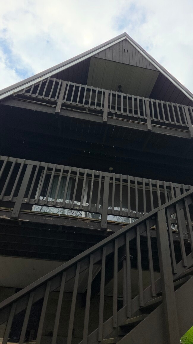 Building Photo - 510 Mercer Rd