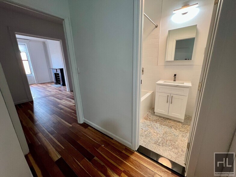 Building Photo - 3.5BR 1BA Floor-Through By Fort Greene Park