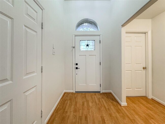 Building Photo - 311 N Rush Haven Cir