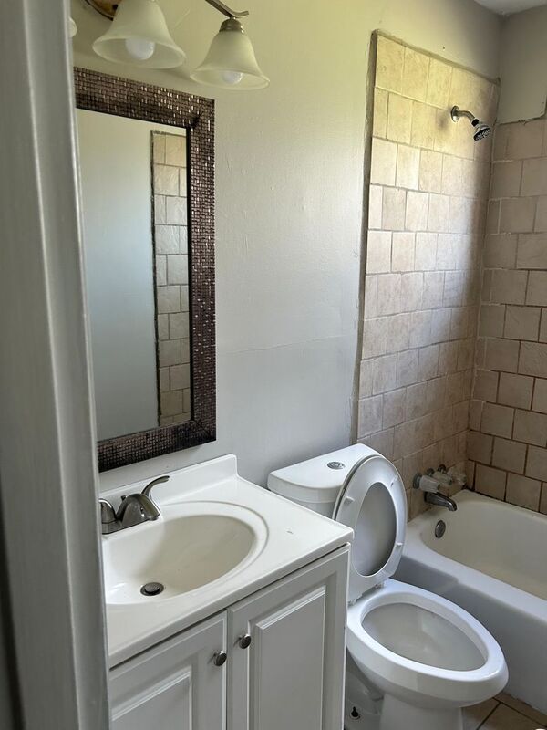 Building Photo - 525 Selma Rd