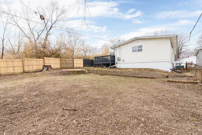 Building Photo - 35 Alpha Dr