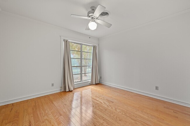 Building Photo - 2807 Hatley Dr