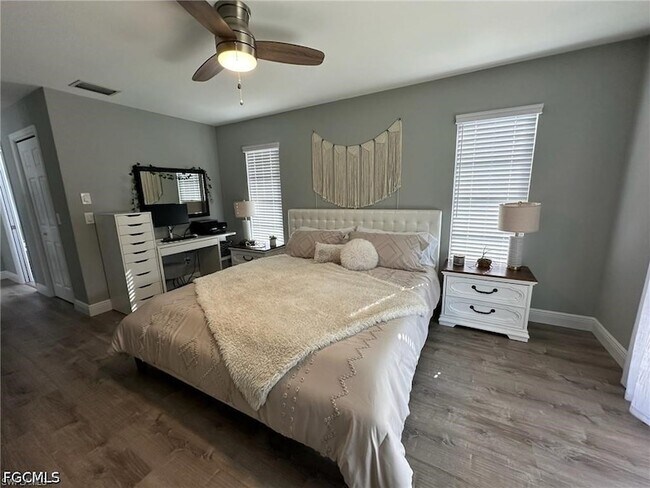 Building Photo - 1714 SE 2nd St