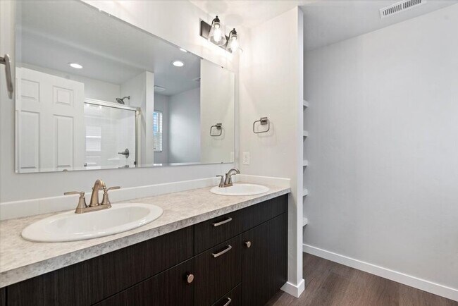 Building Photo - 2869 N Arroyo Vis Wy