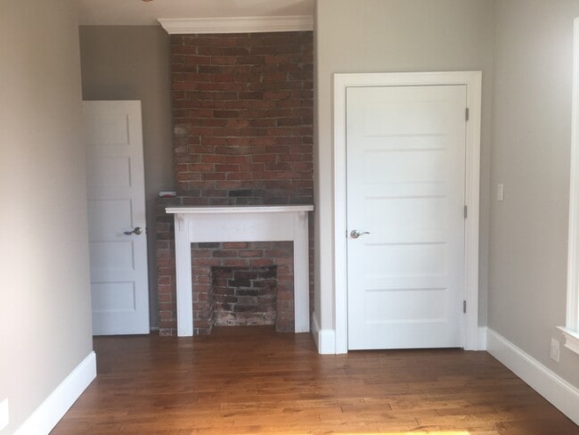 Building Photo - 1644 Forest Ave