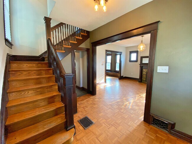 Building Photo - 2445 W 37th Ave