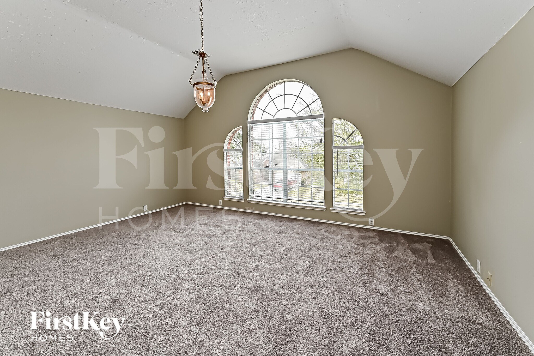 Building Photo - 18810 Summer Anne Dr