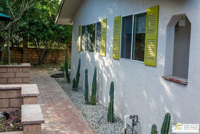 Building Photo - 38820 Bel Air Dr