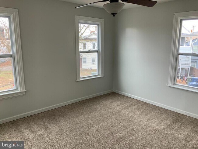 Building Photo - 334 Blue Bell Rd