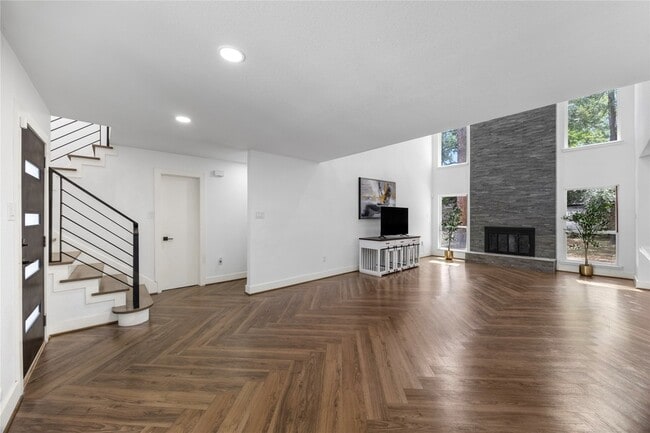 Building Photo - 15731 Steamboat Ln
