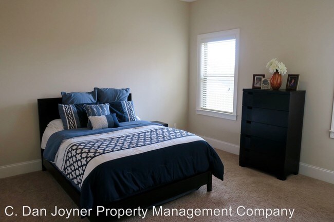 Building Photo - 119 Versilia Ln