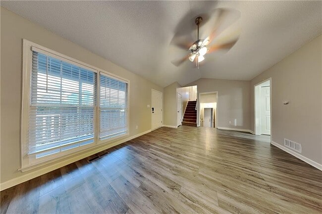 Building Photo - 3887 Spring Meadow Dr