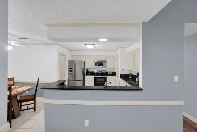 Building Photo - 6509 Enfield Mews