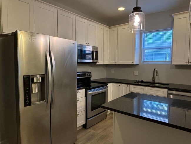 Building Photo - 1338 Barth Ave