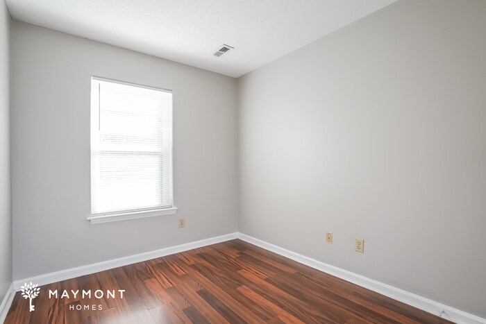 Building Photo - 1218 Kendall Dr