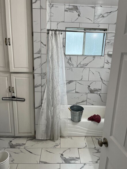 Building Photo - 10408 McNerney Ave