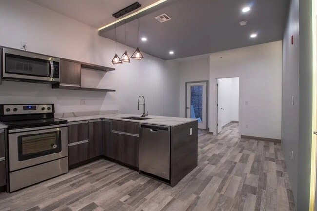 Building Photo - 2028 E Fletcher St