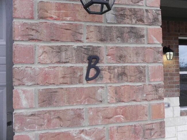 Building Photo - 1423 Natchez Trail