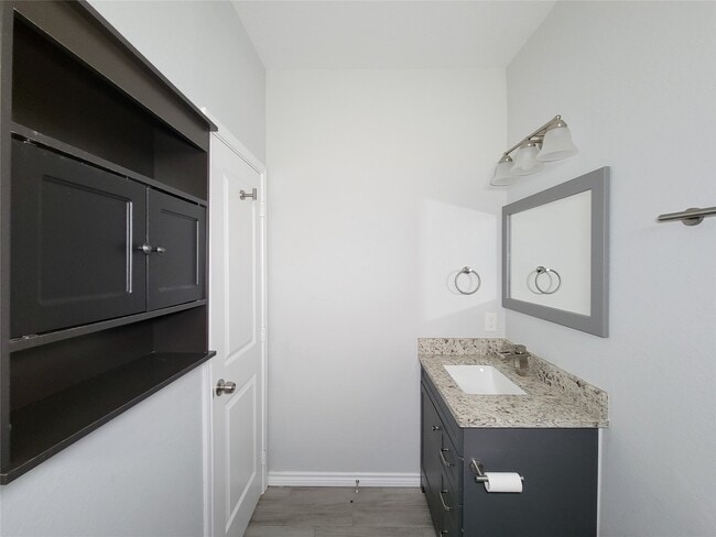 Building Photo - 16684 E Ivanhoe St