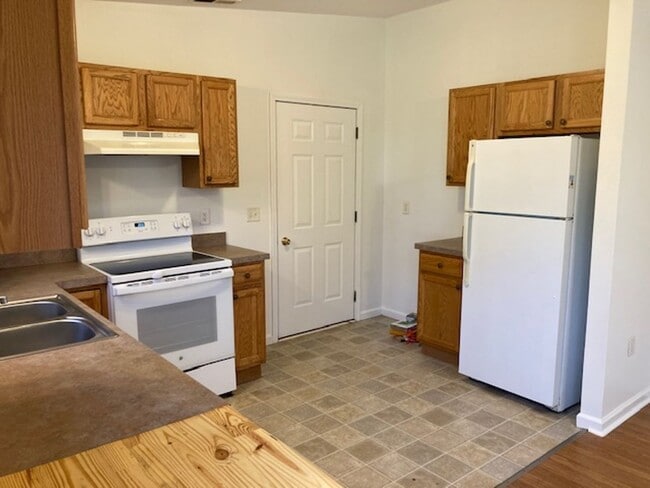 Building Photo - West Asheville - Recently Renovated 3-Bedroom home with large yard