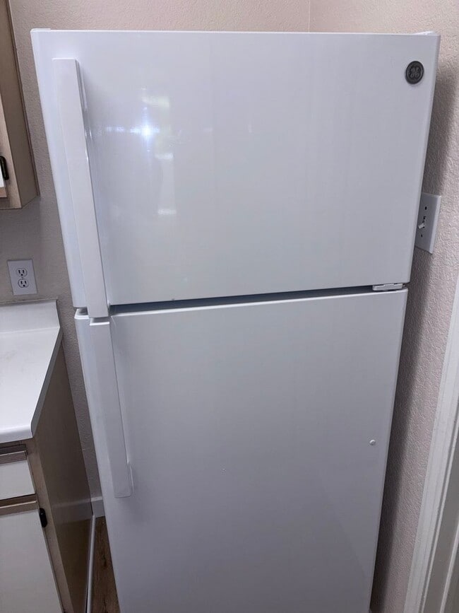 Building Photo - $1900.00-Remodeled 2 Bed 2 Bath, Condo in Glen Cove,(Vallejo) - Downstairs Unit