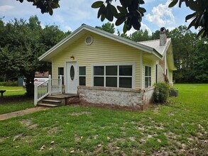 Building Photo - 1046 Miers St
