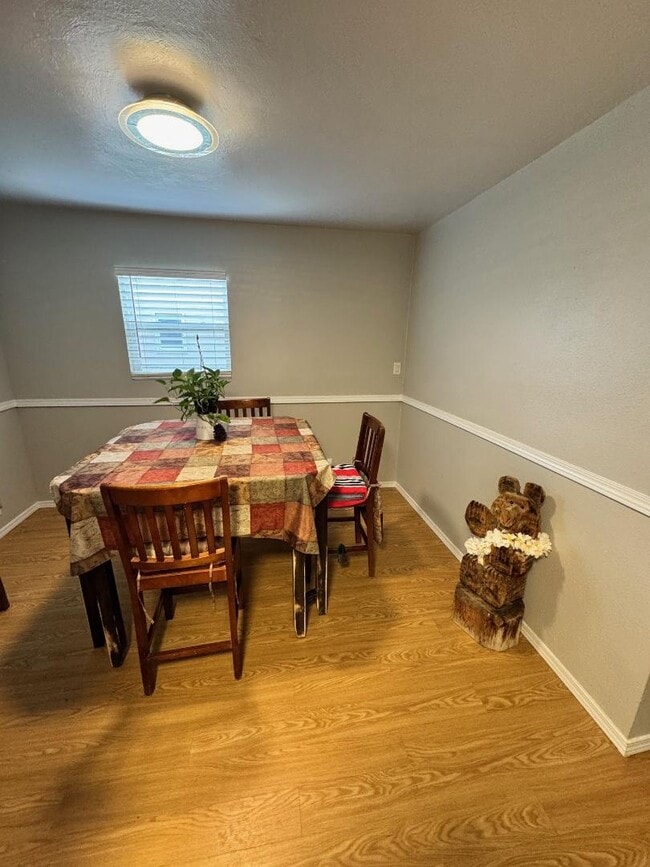 Building Photo - 215 S Juniper St