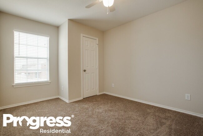 Building Photo - 1022 Hayworth Ave