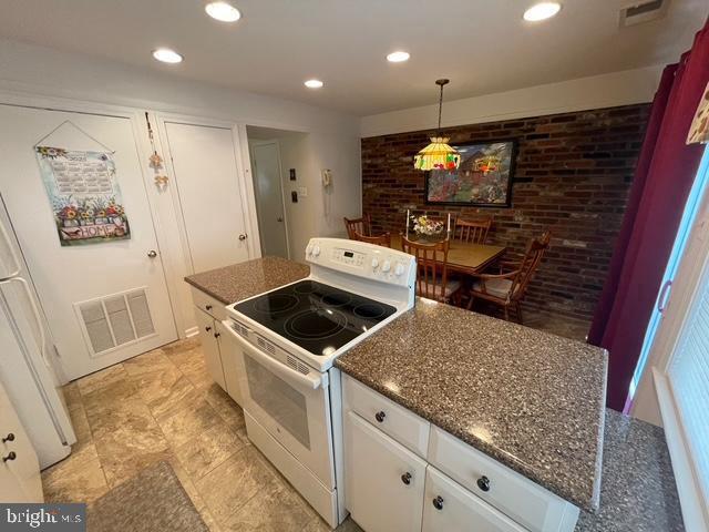 Building Photo - 136 Albemarle Dr