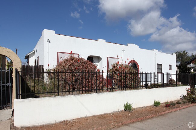 Primary Photo - 2954-2958 Juniper St