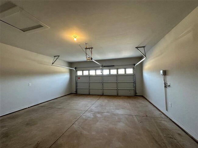 Building Photo - 17940 Lantana Loop