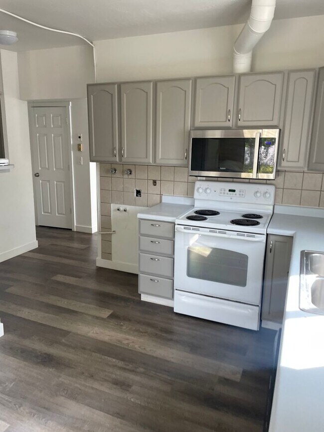 Building Photo - 2801 S Adams St