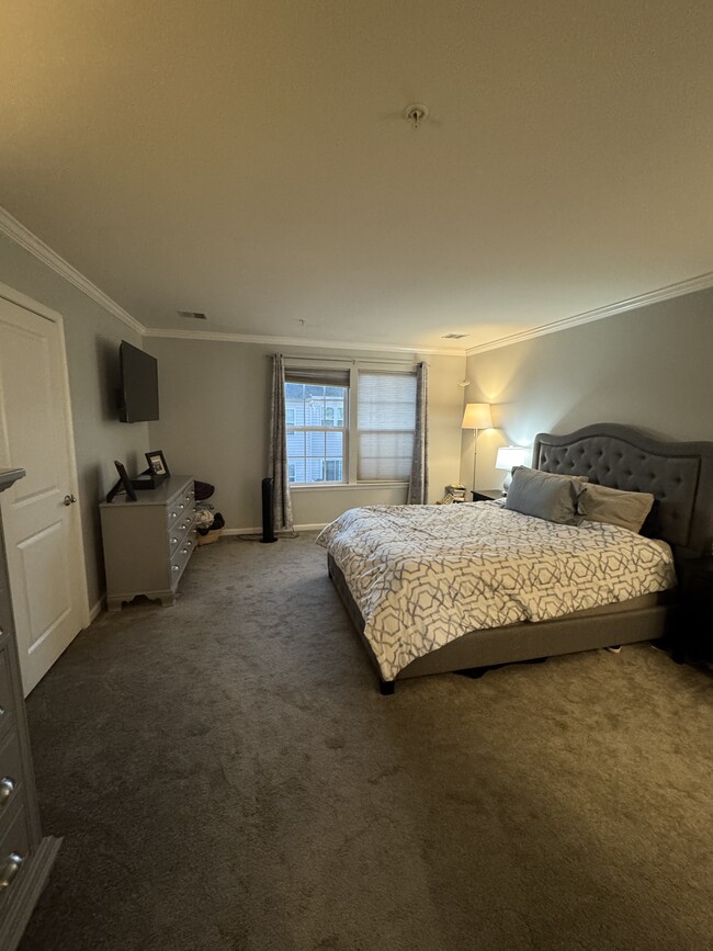 Building Photo - 721 Bender Rd