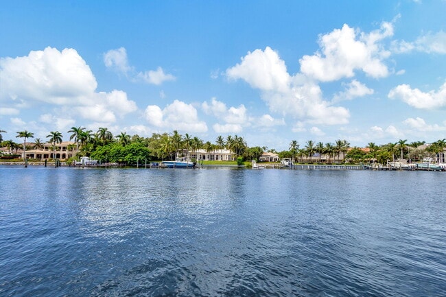Building Photo - 444 Bay Colony Dr N