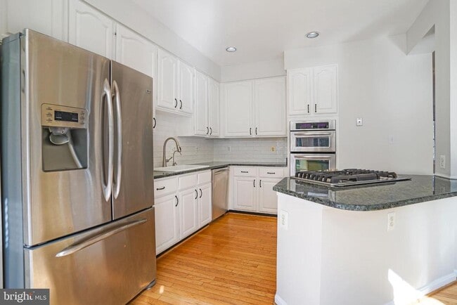 Building Photo - 2248 Journet Dr