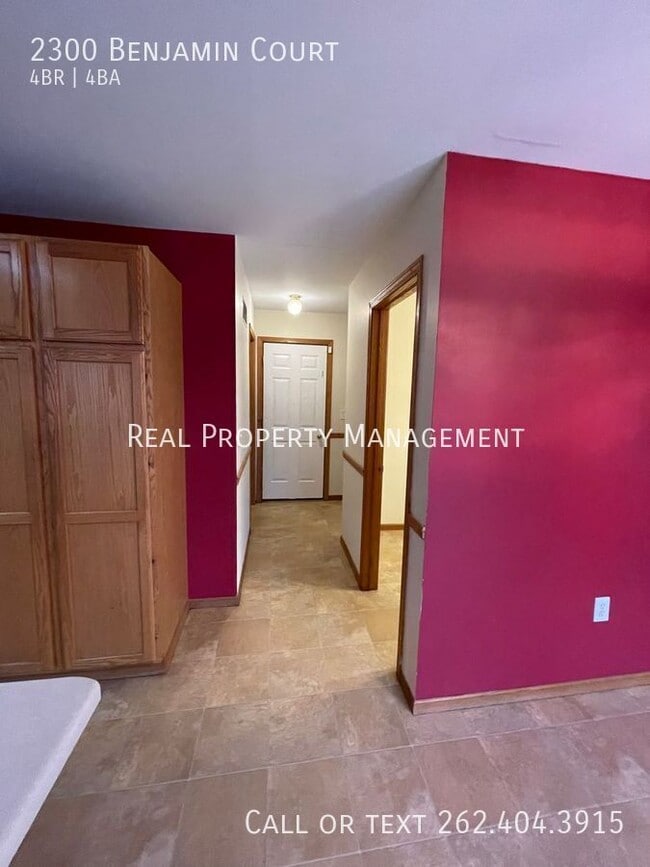 Building Photo - 2300 Benjamin Ct