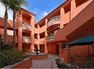 Building Photo - Gorgeous fully furnished 3 bedroom, 2 bath...