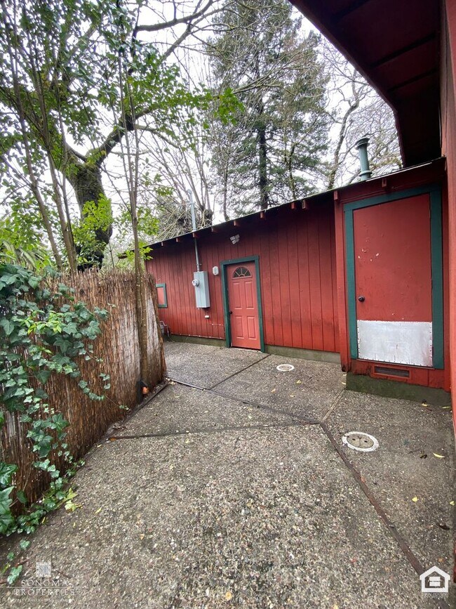 Building Photo - Charming  2BD/2BA Home in Sonoma