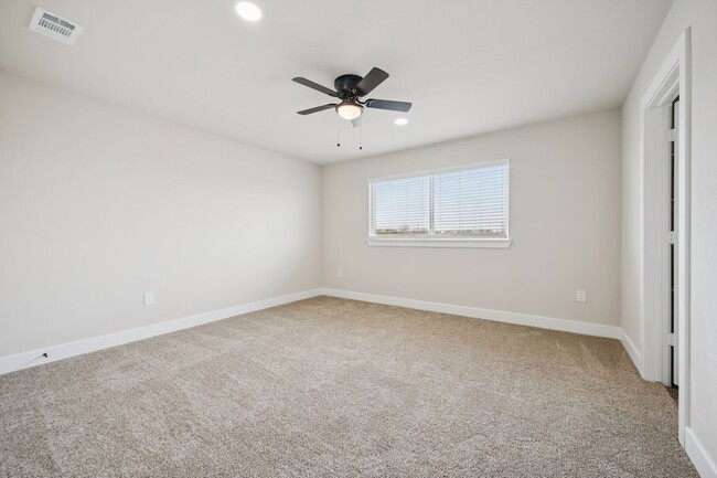 Building Photo - 3438 Taas Dr