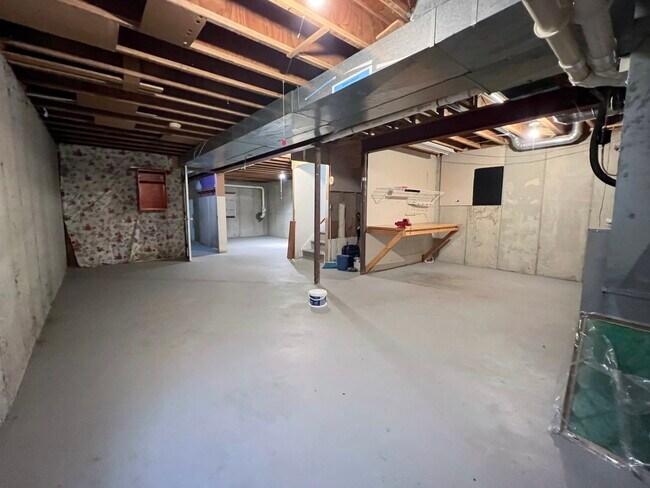 Building Photo - 2006 Aspen Dr