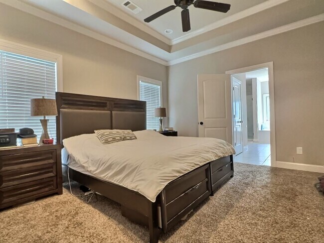 Building Photo - Pine Level - 4 Bed, 2 Bath, Indoor & Outdoor Fireplaces!