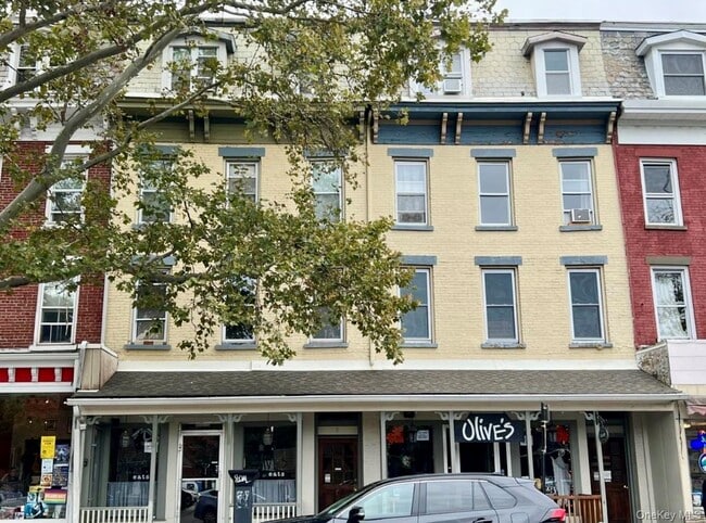Building Photo - 3 Main St