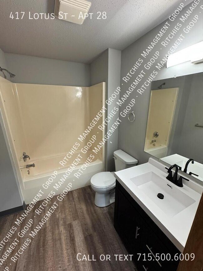 Building Photo - 417 Lotus St