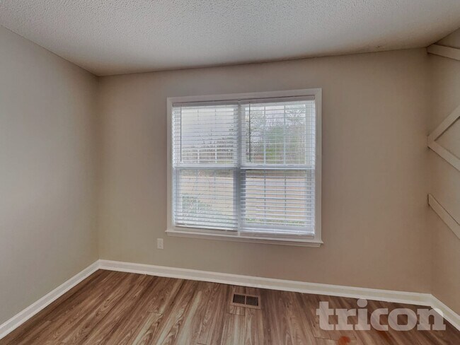 Building Photo - 46 Albemarle Dr