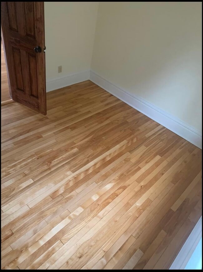 Building Photo - 389 Fairview Ave N Unit 1